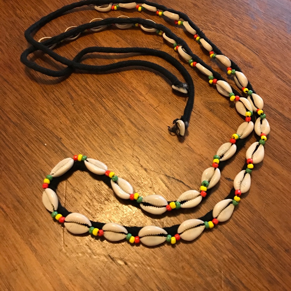 Shell festival necklace
