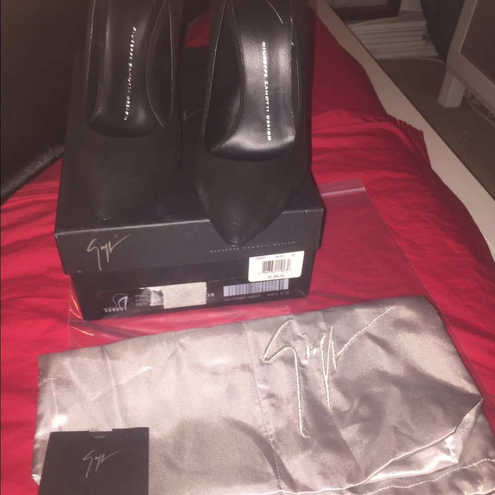 Authentic Guiseppe Zanotti Heels Pumps Sz 38