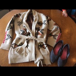 Ladies medium cardigan sweater