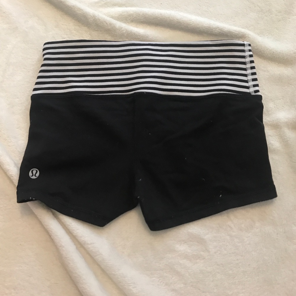 Reversible Lululemon Simple Bare Shorts