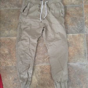 NWOT- American Eagle Cargo Pants
