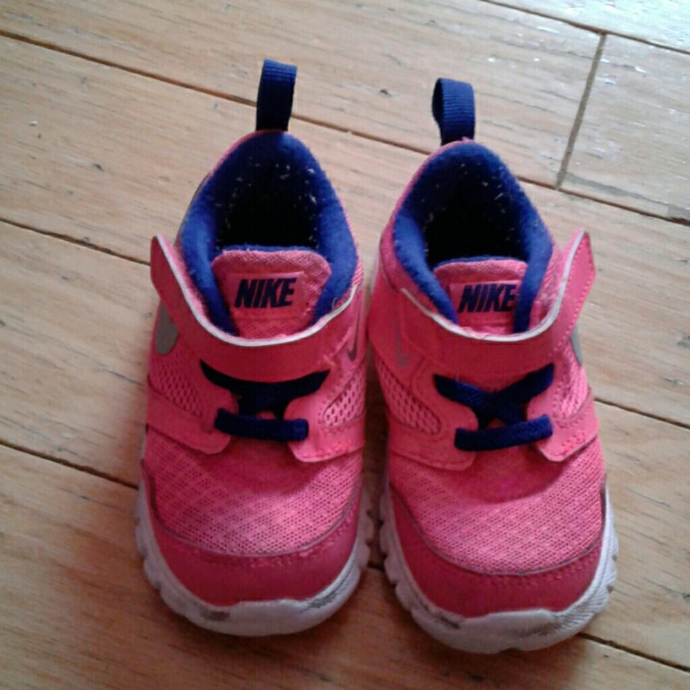 Nike toddler tennis shoes