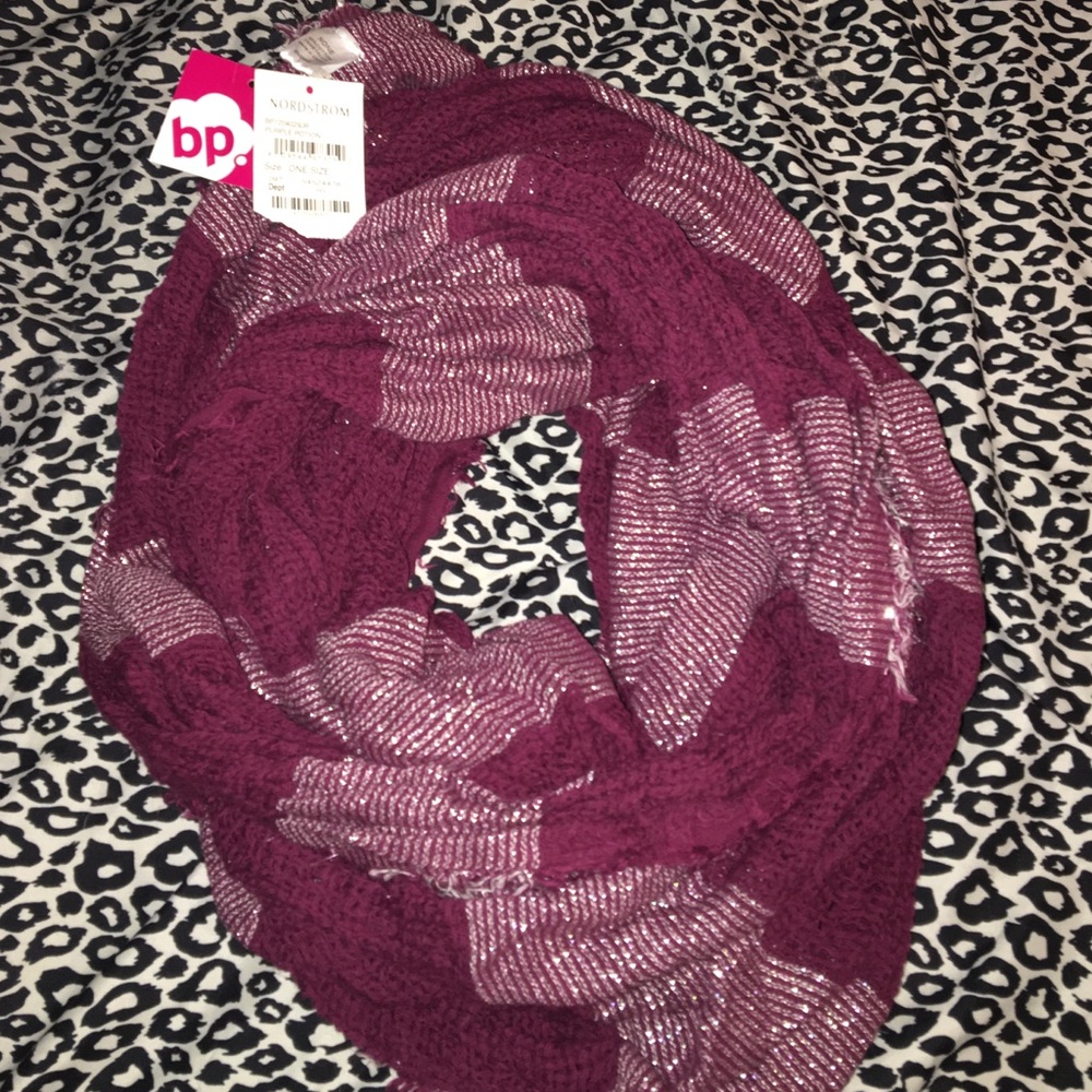 Nordstrom BP maroon infinity scarf