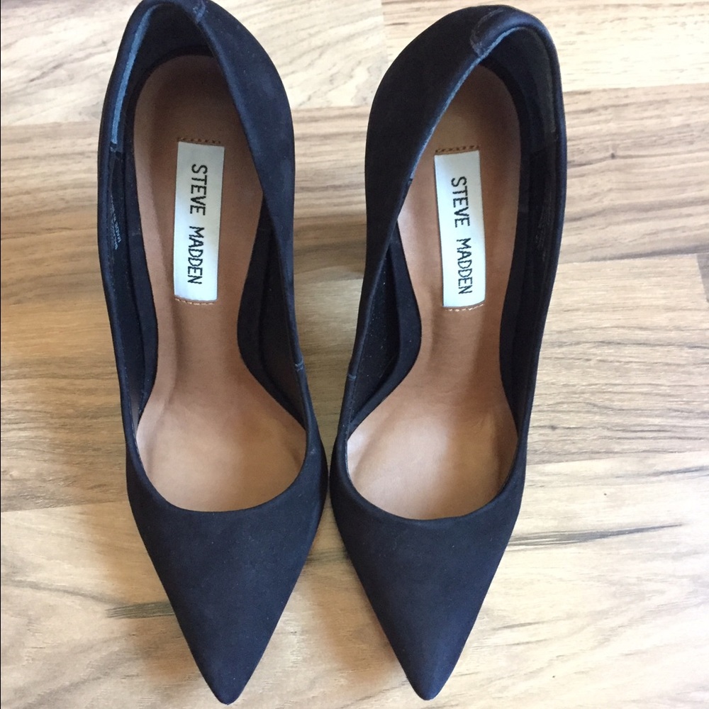 Steve Madden black pumps