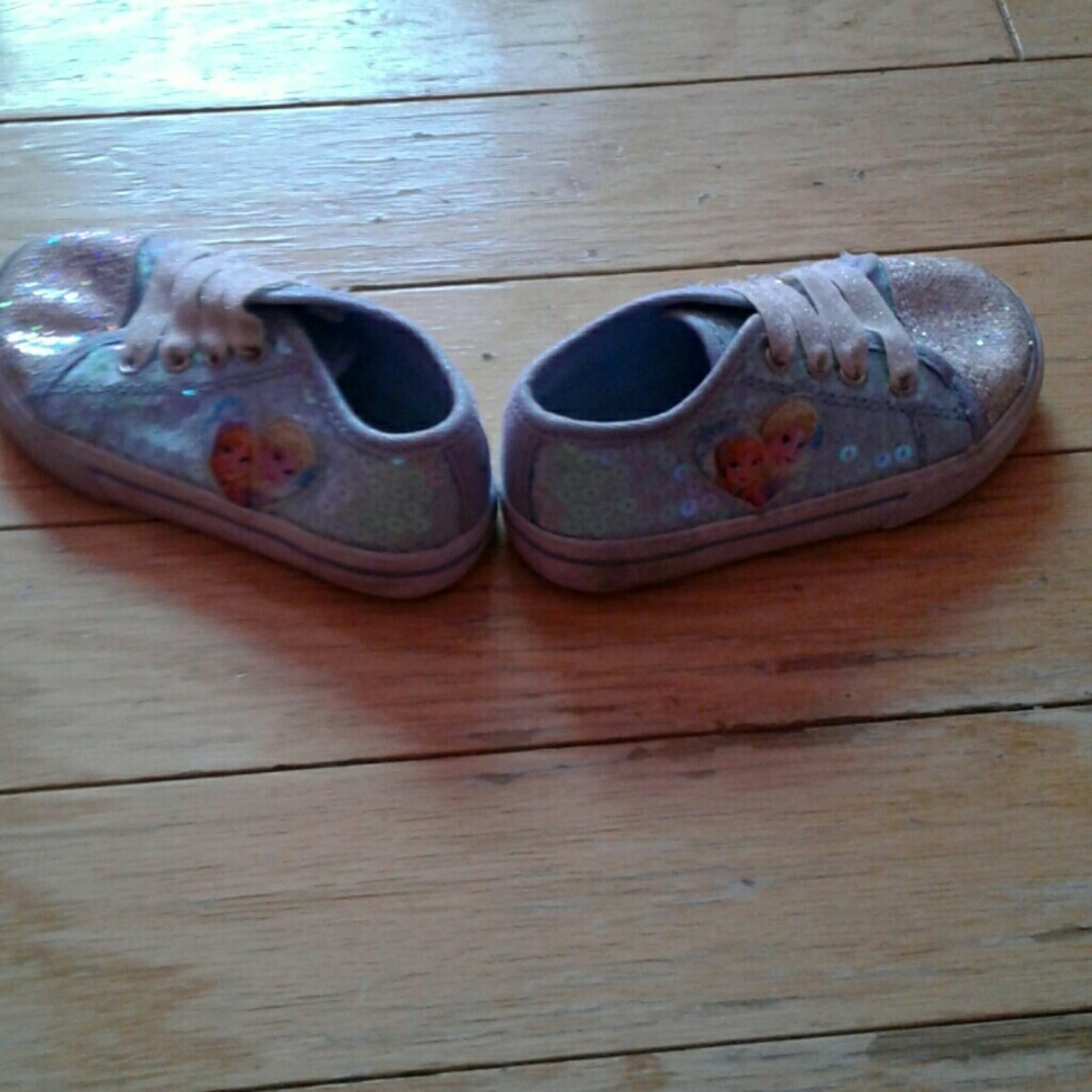 Frozen tennis shoes