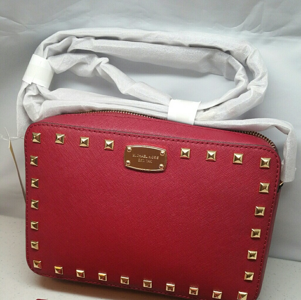 SOLD OUT Authentic Michael Kors EW saffiano stud