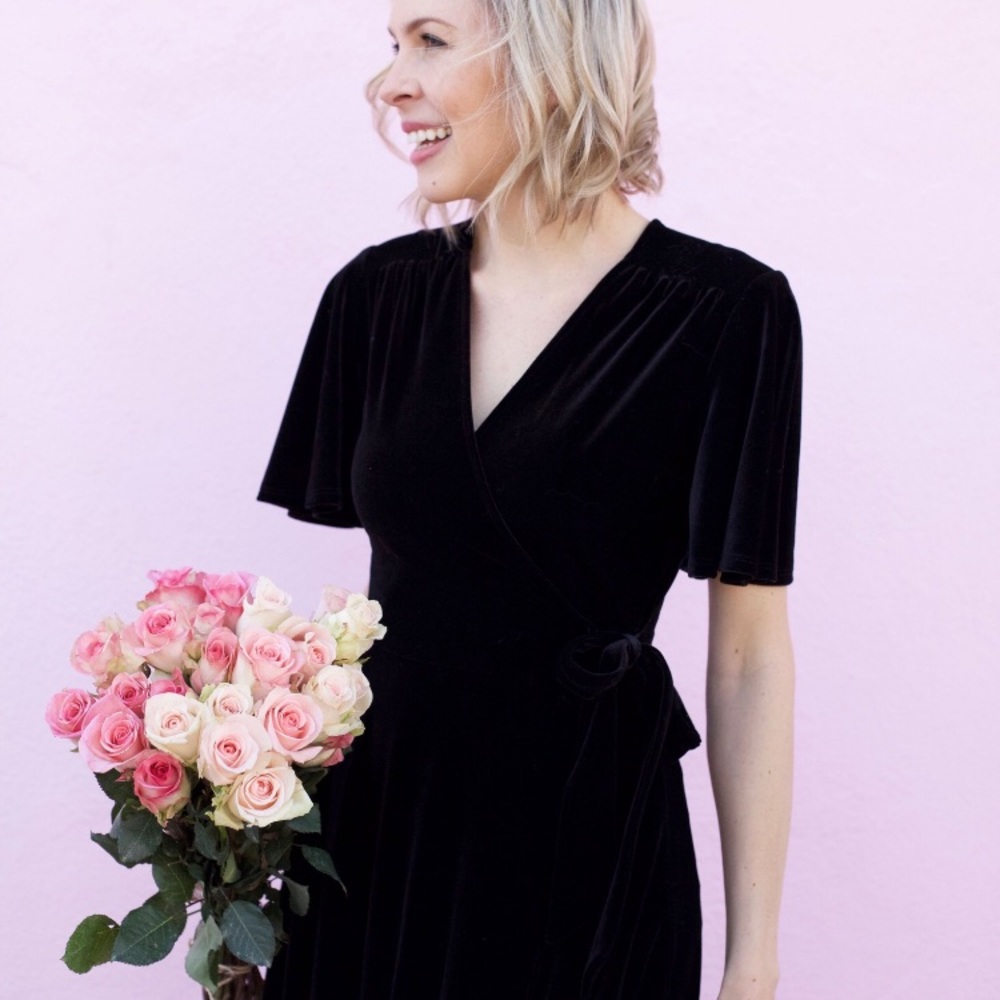 Velvet Wrap Short Sleeve Dress - Black - Picture 4 of 4