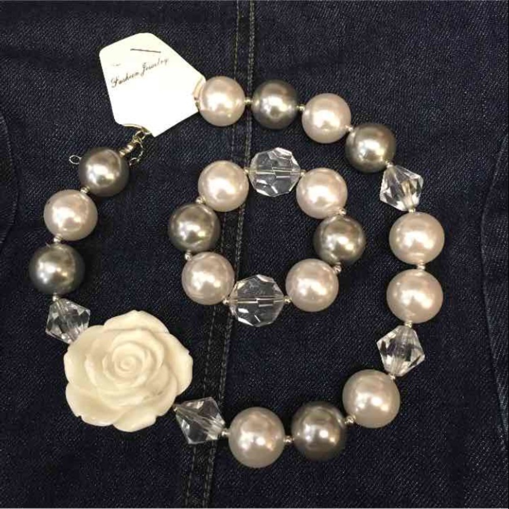 NWT necklace and bracelet set