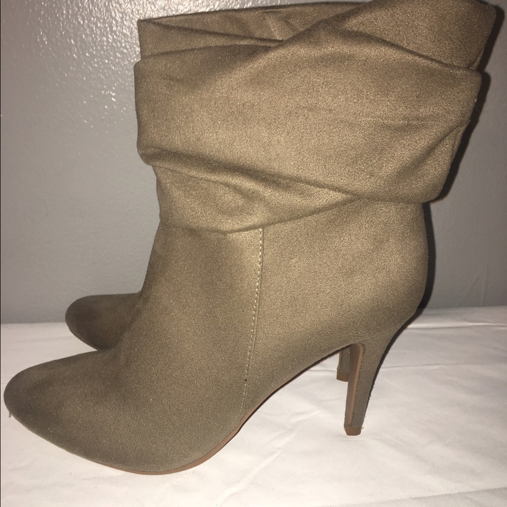 Brand new Izabella Rue booties