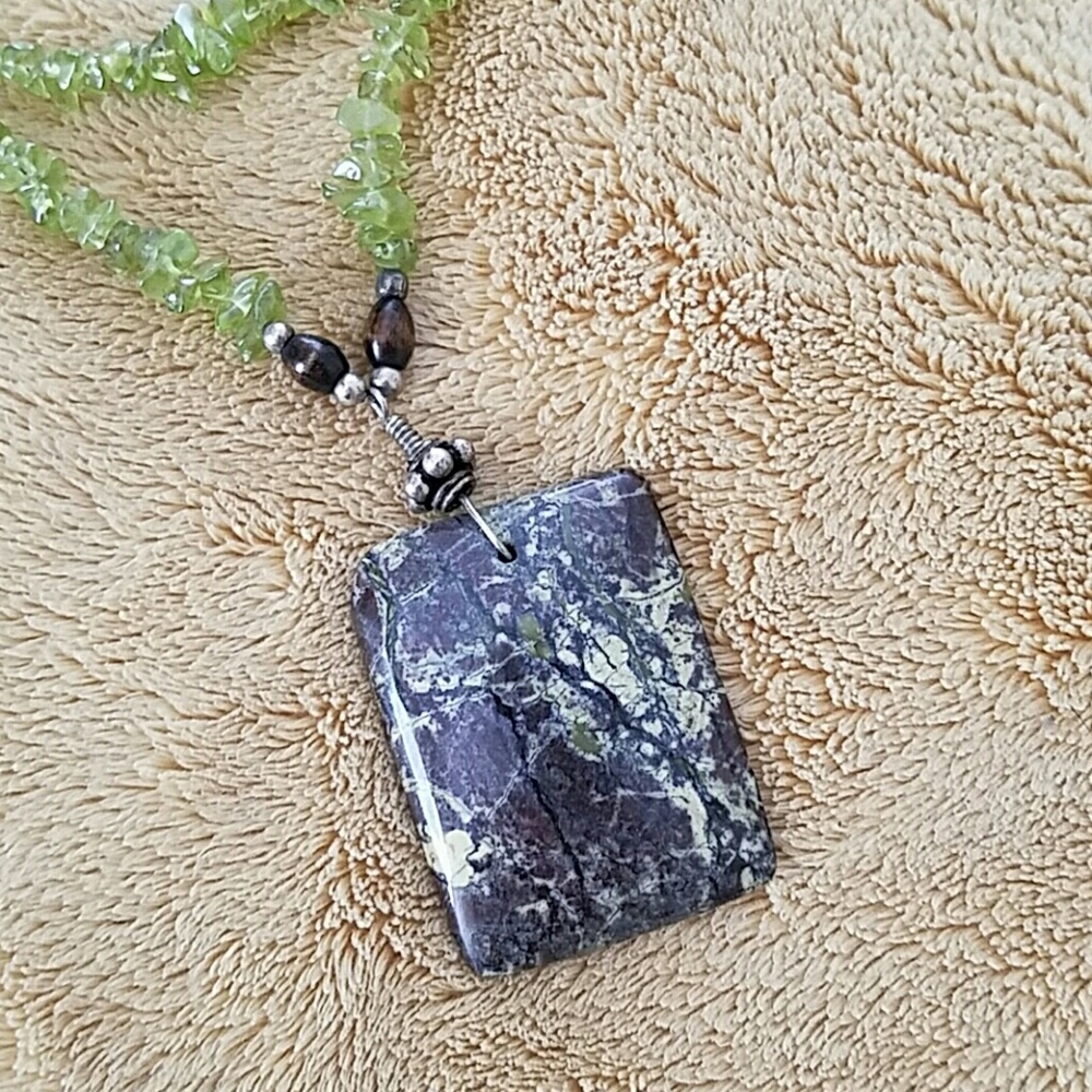 Beautiful handmade layered necklace - Picture 2 of 2
