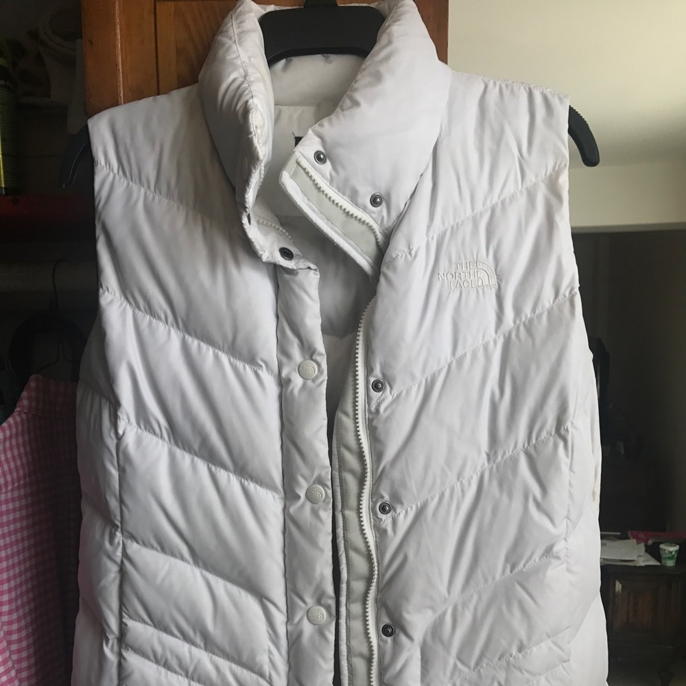 White north face vest