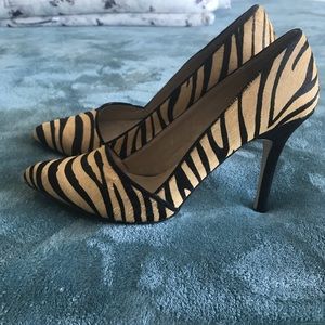 Aldo pumps size 10, but fit like 9.5