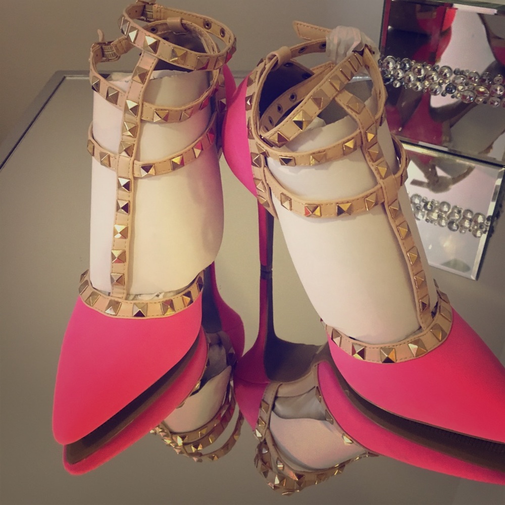 Pink pointed toe pumps - Picture 1 of 3
