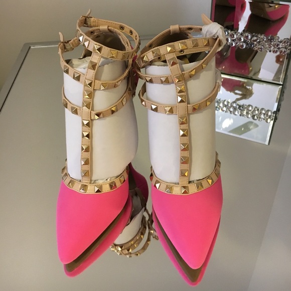 Pink pointed toe pumps - Picture 2 of 3