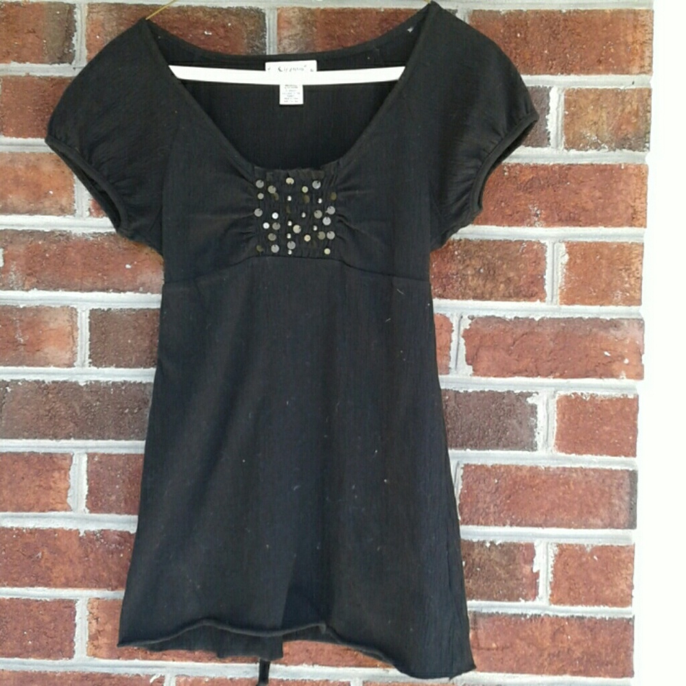 Black shirt