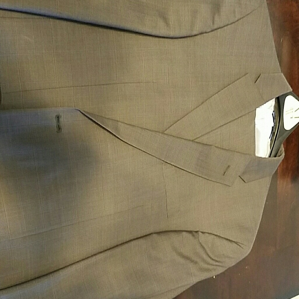 Tommy Hilfiger 46L 2pc Taupe Suit