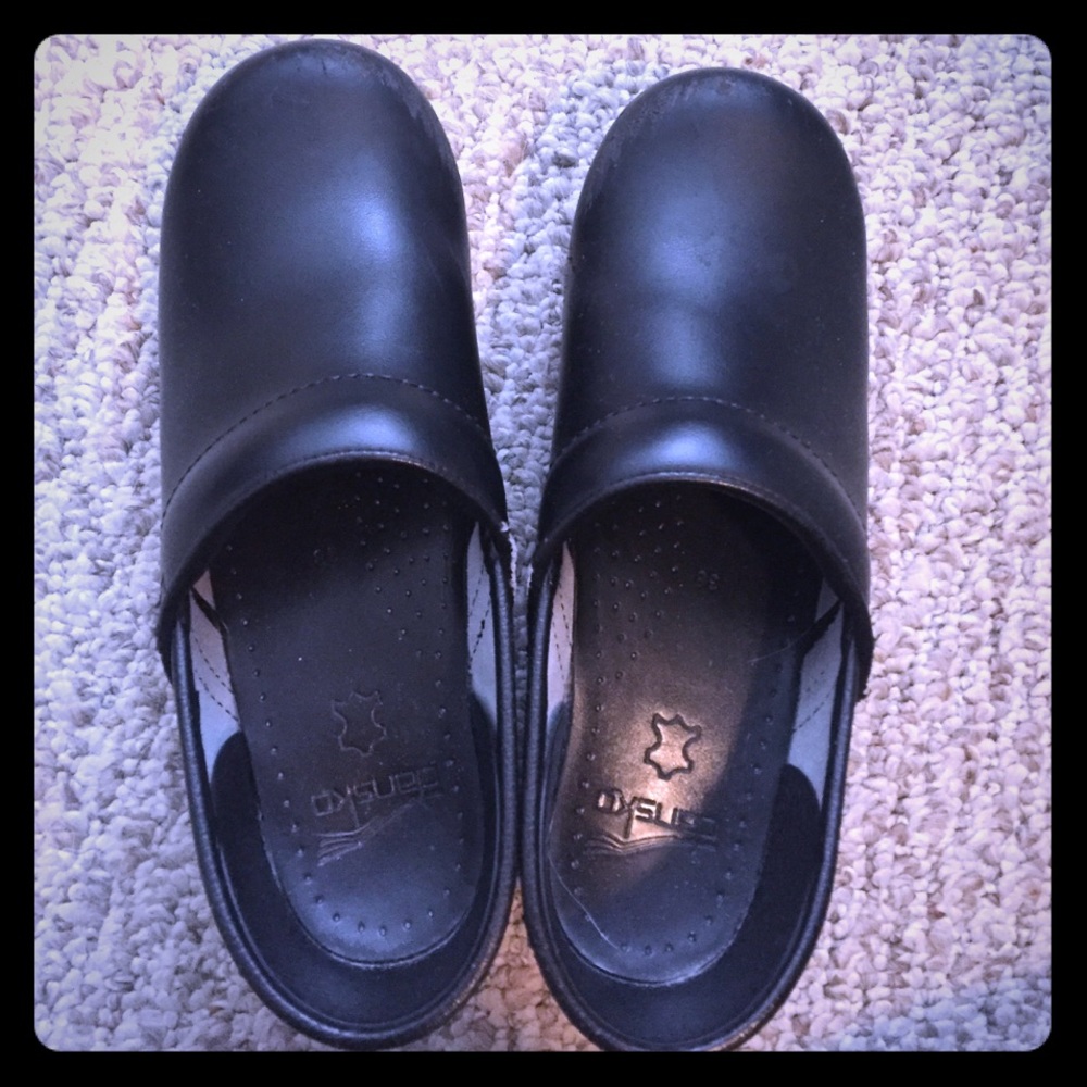 Used black danskos