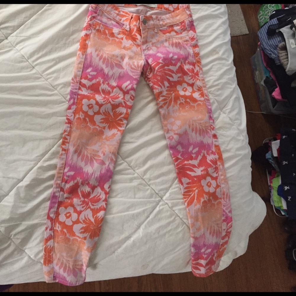 Super cute Hollister jeans size 00