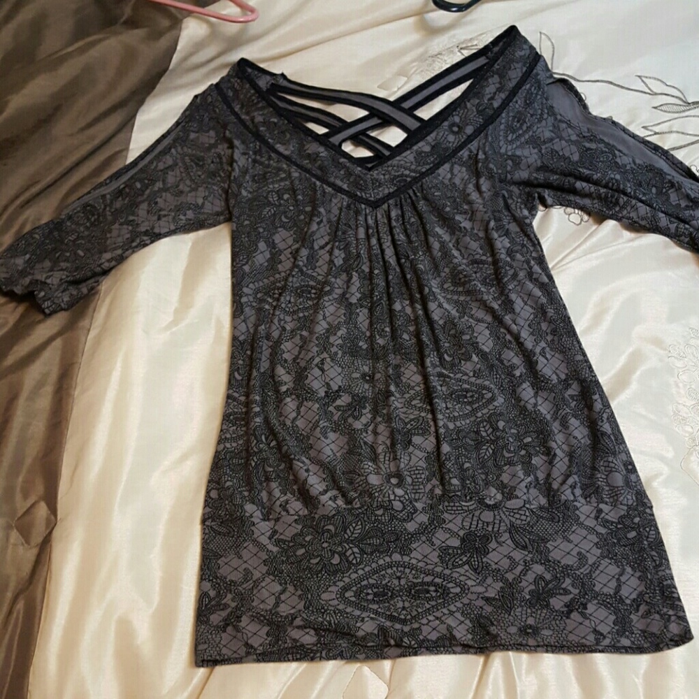 Black and grey 3/4 sleeve blouse