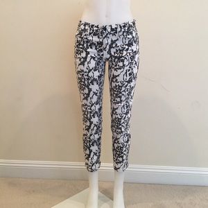 Joe's Jeans black & white crop jeans!
