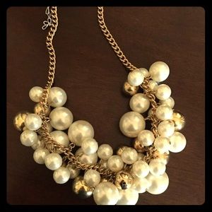 Express pearl and gold beaded necklace