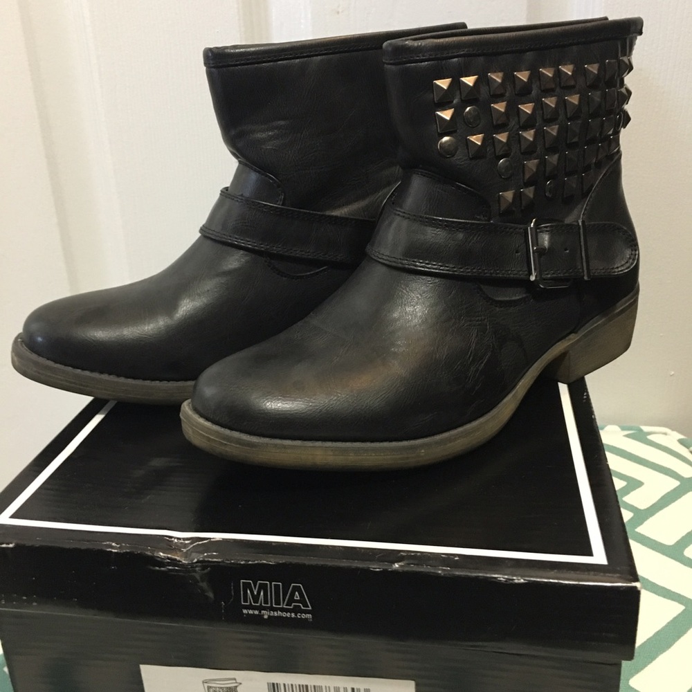 Mia Attitude Boots