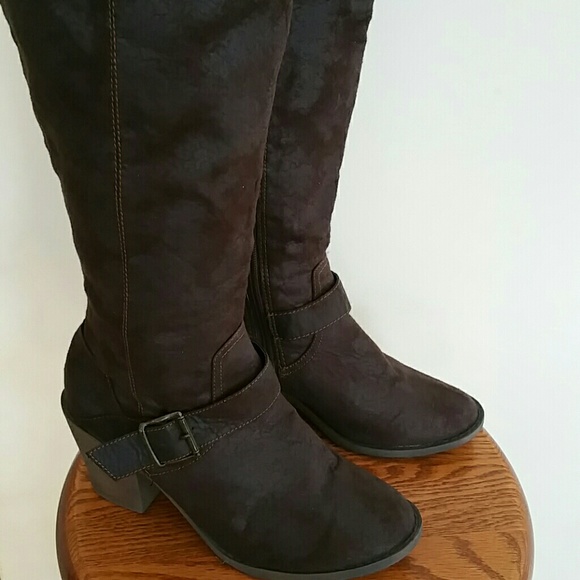 Candies Shoes - ❤SALE❤ Candie's over the knee boots. Size 9.5