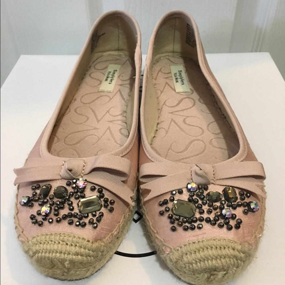 Simply Vera Wang flats