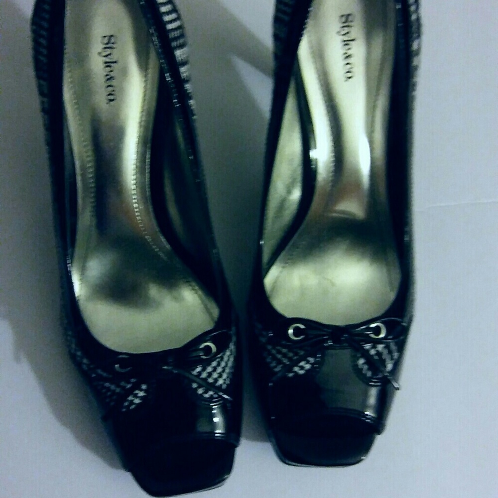 Style & Co Peep Toe B&W Houndstooth Shoes