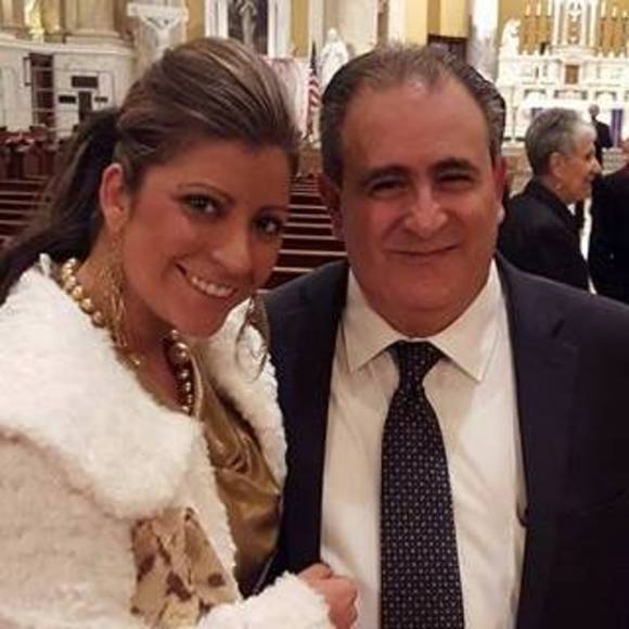 Meet your Posher, Nicole - Picture 1 of 1