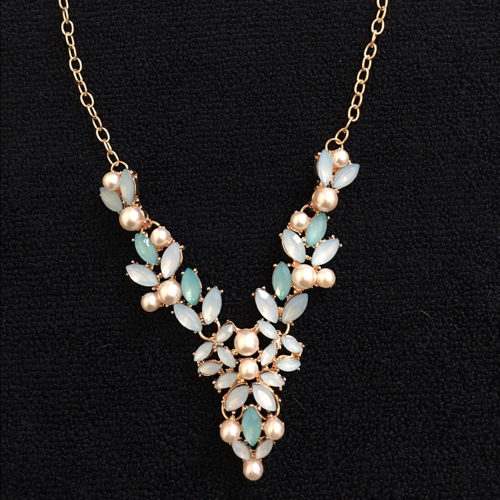 Statement necklace
