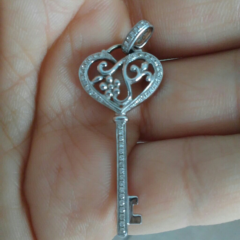 Solid 18K gold key pendant