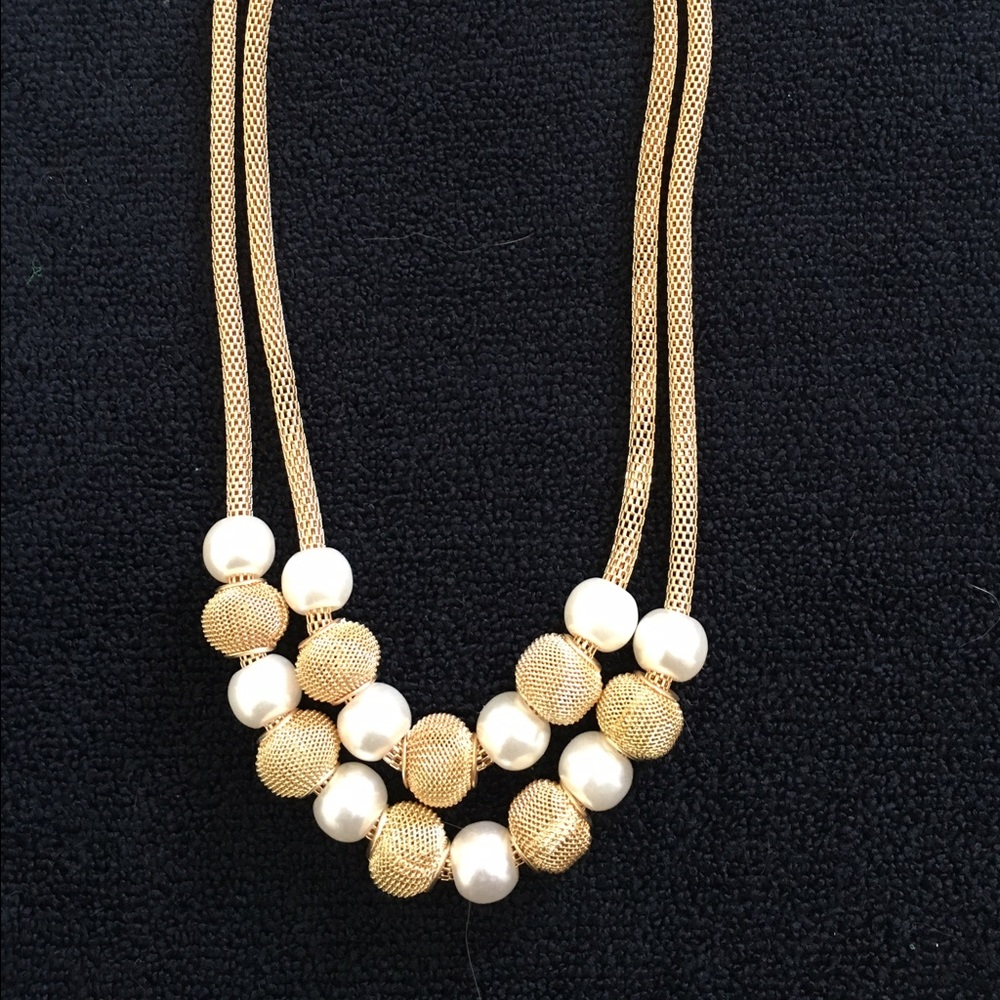 Statement ball necklace