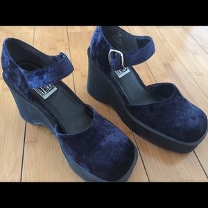 NEW Women's Blue Suede Shoes-Awesome!