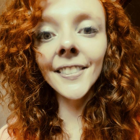 Meet your Posher, Carys - Picture 1 of 1