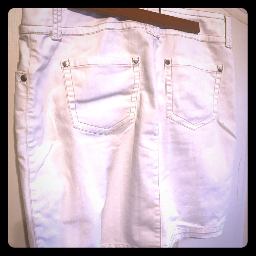 CABI white denim skirt size 8