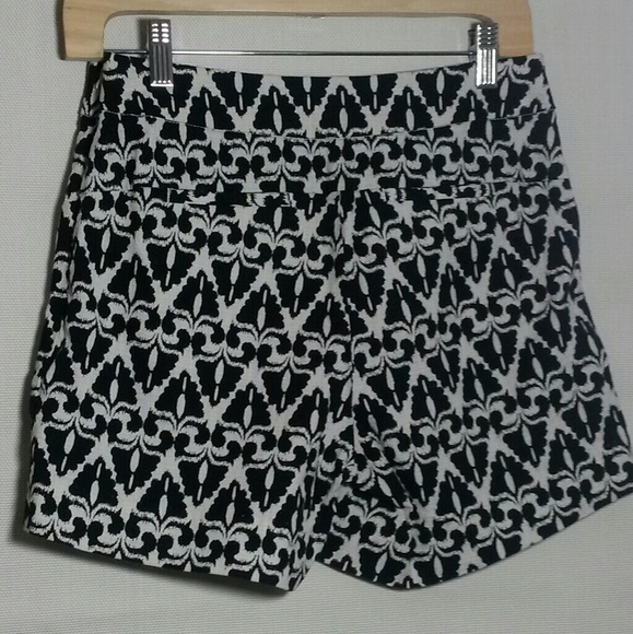 Anthropologie Cartonnier shorts
Size: 2 - Picture 3 of 4