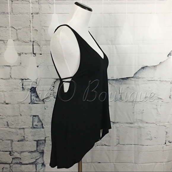 🎉CLEARANCE🎉 Black Strappy V-Neck Asymmetric Top - Picture 3 of 4