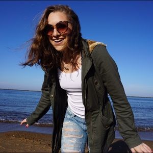 Meet your Posher, Haley