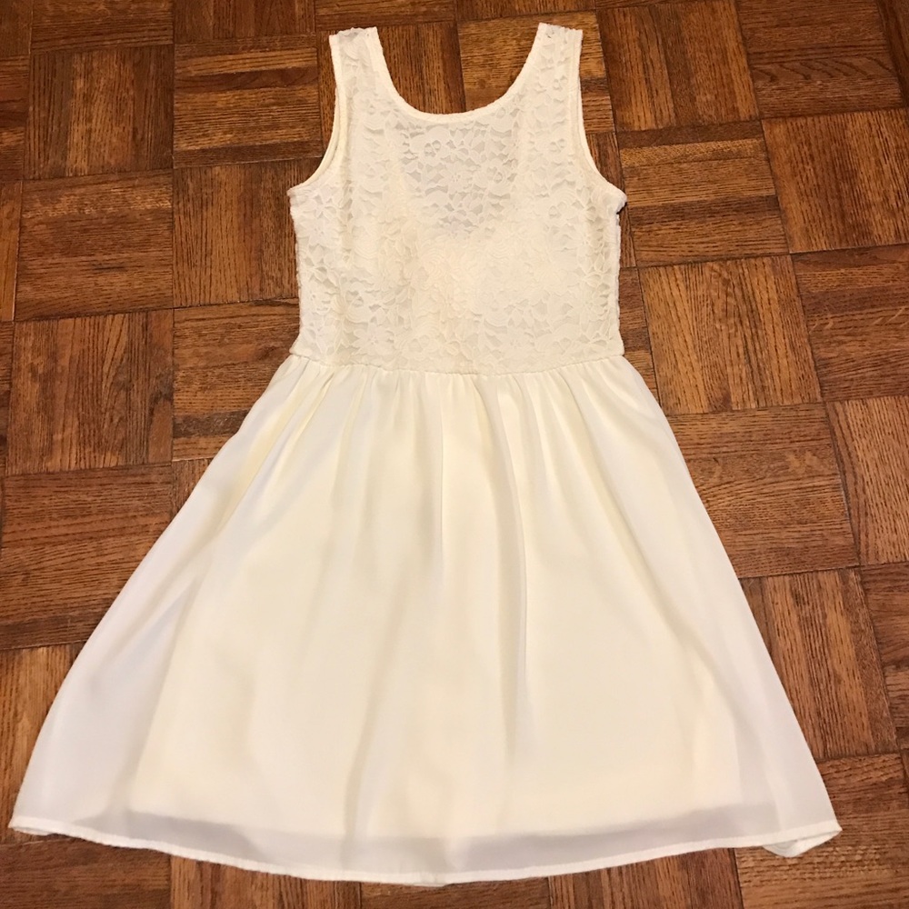 Lace and chiffon dress bow back dress!