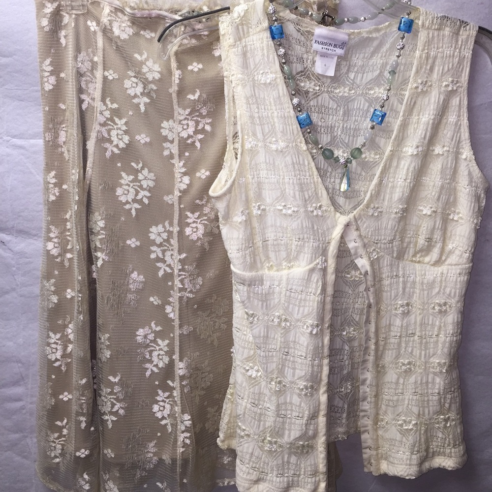 2pc Skirt & Stretchy Vest. Very stylish & classy