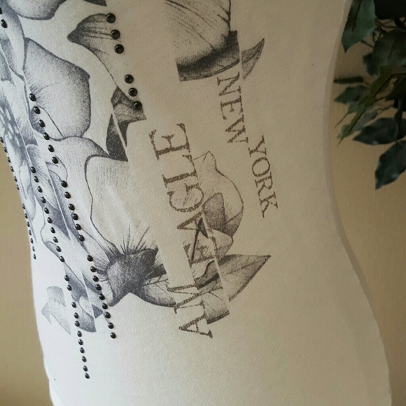 American Eagle Top - Picture 3 of 3