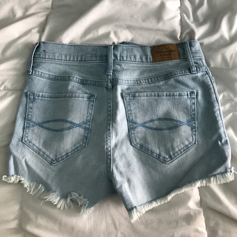 Abercrombie & Fitch Jean Shorts - size 0