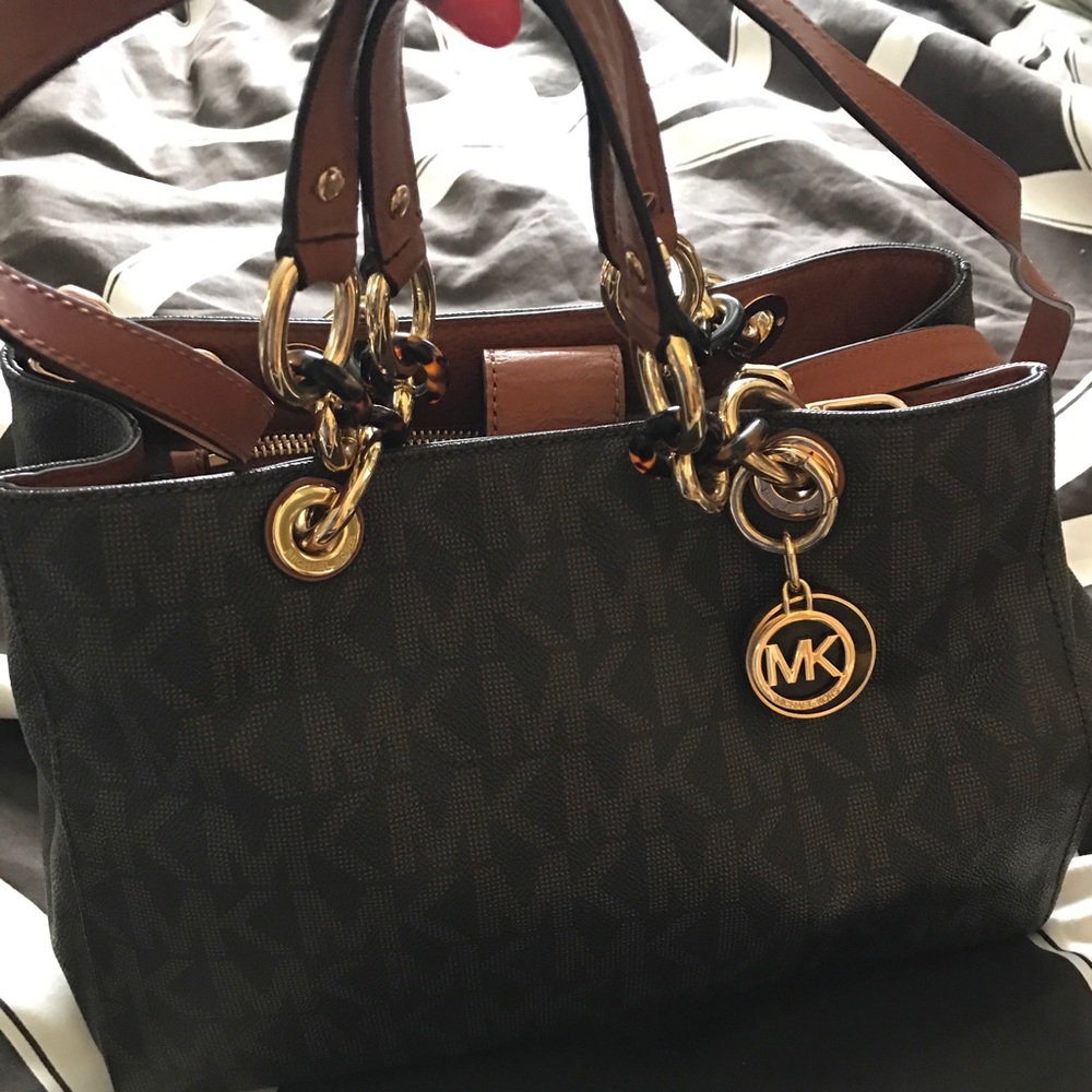 Michael Kors Cynthia Medium Satchel