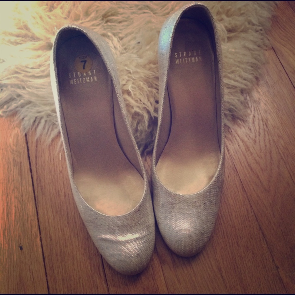 Stuart Weitzman shimmery pumps!