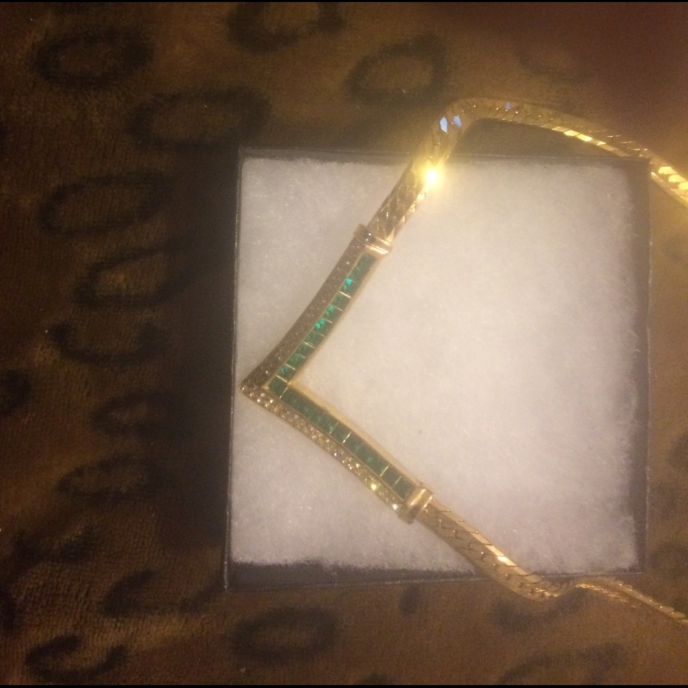 More emerald green and gold necklace