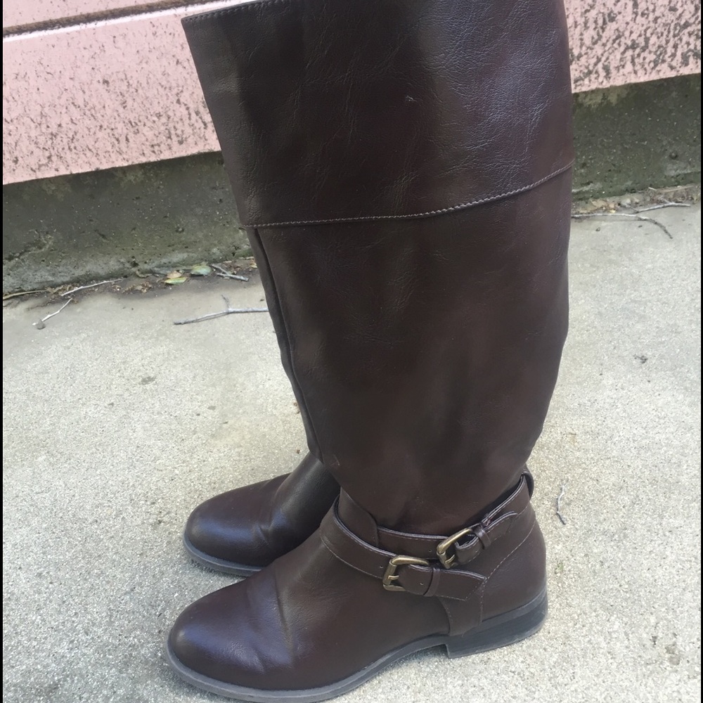 Nine West size 9 high boots in great condition!