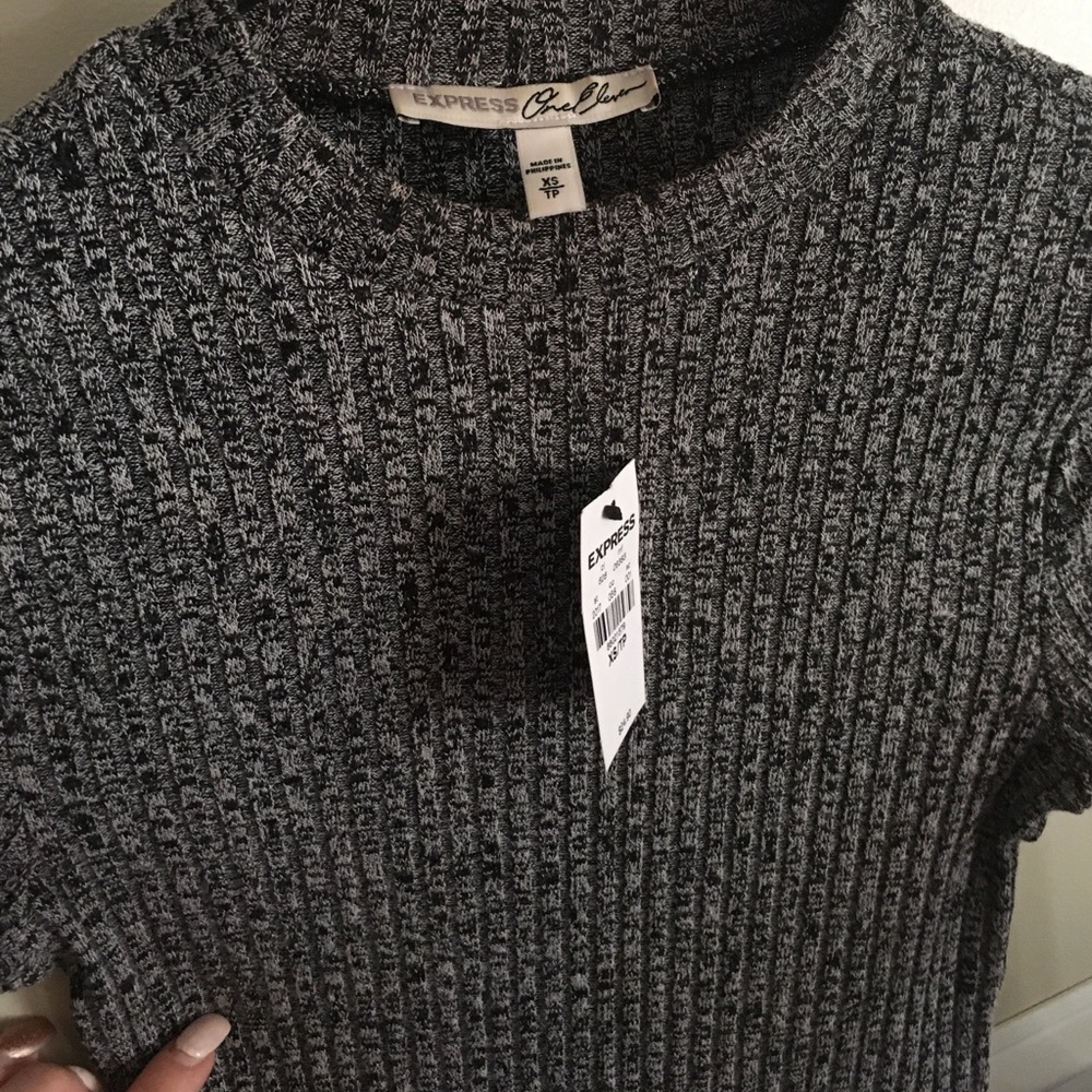 Express one eleven gray crop top - Picture 2 of 3