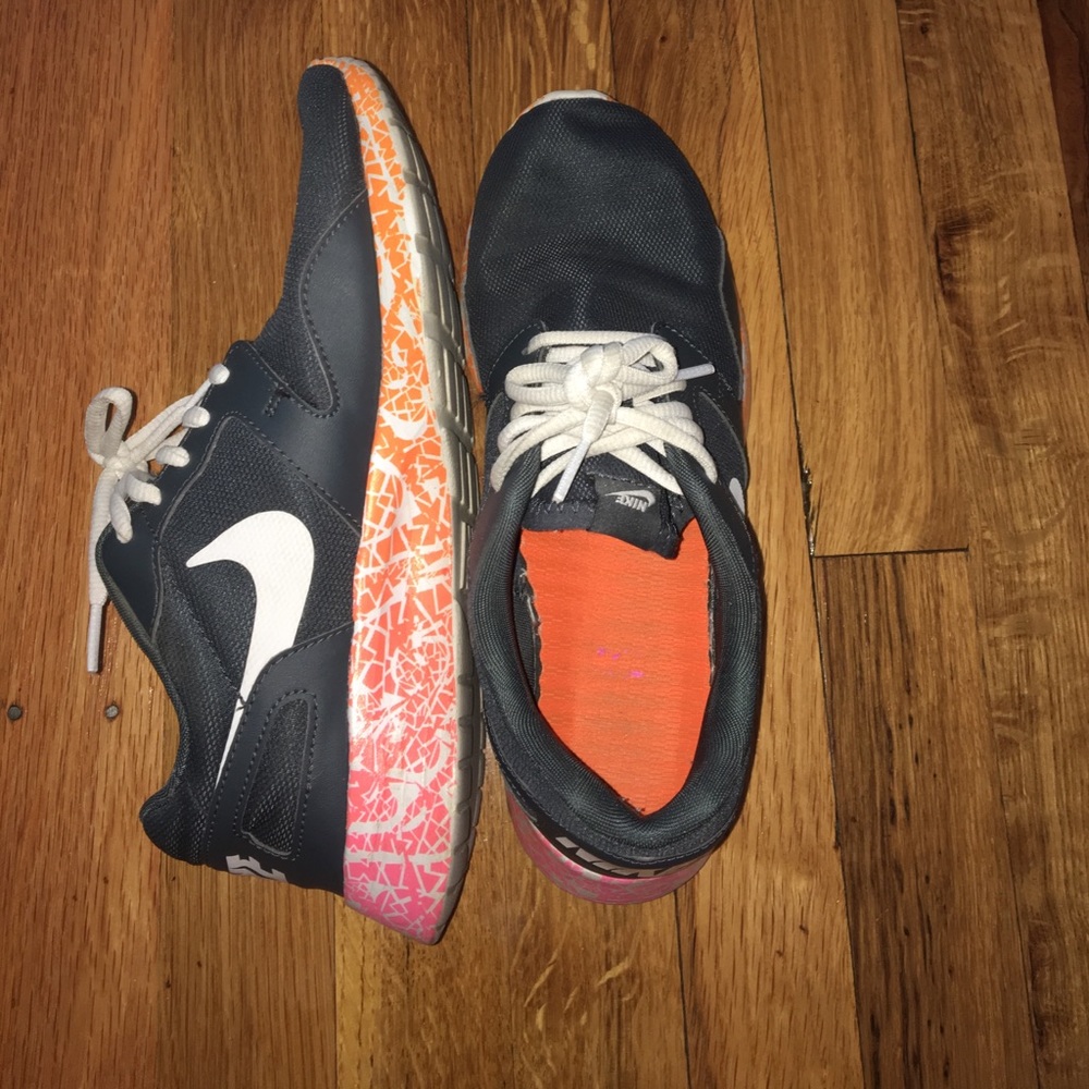 Nike running shoes! In great condition