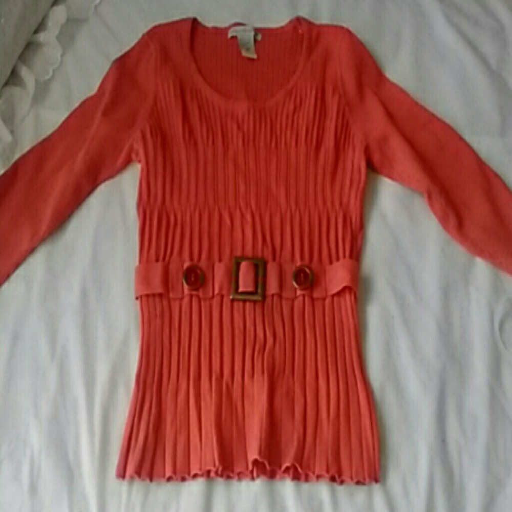 Half sleeved top